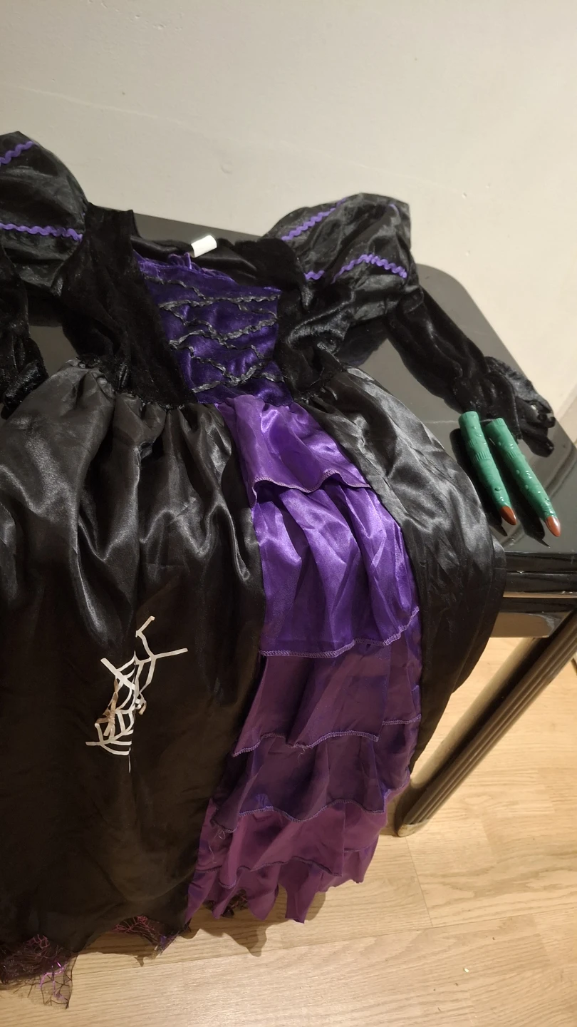 Witch Costume with Finger Rings