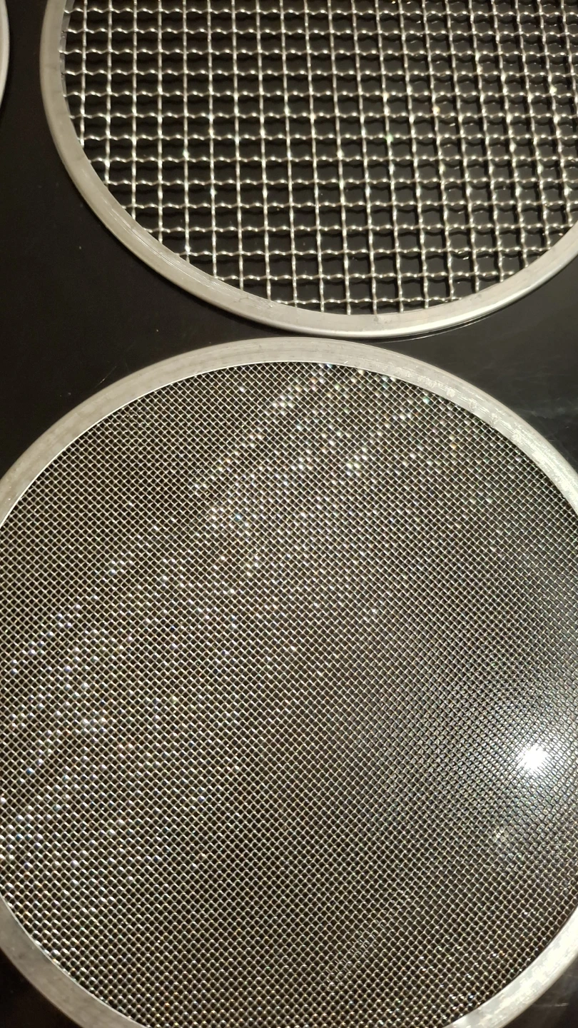 Set of 4 Round Metal Grates 8 inches - photo 3