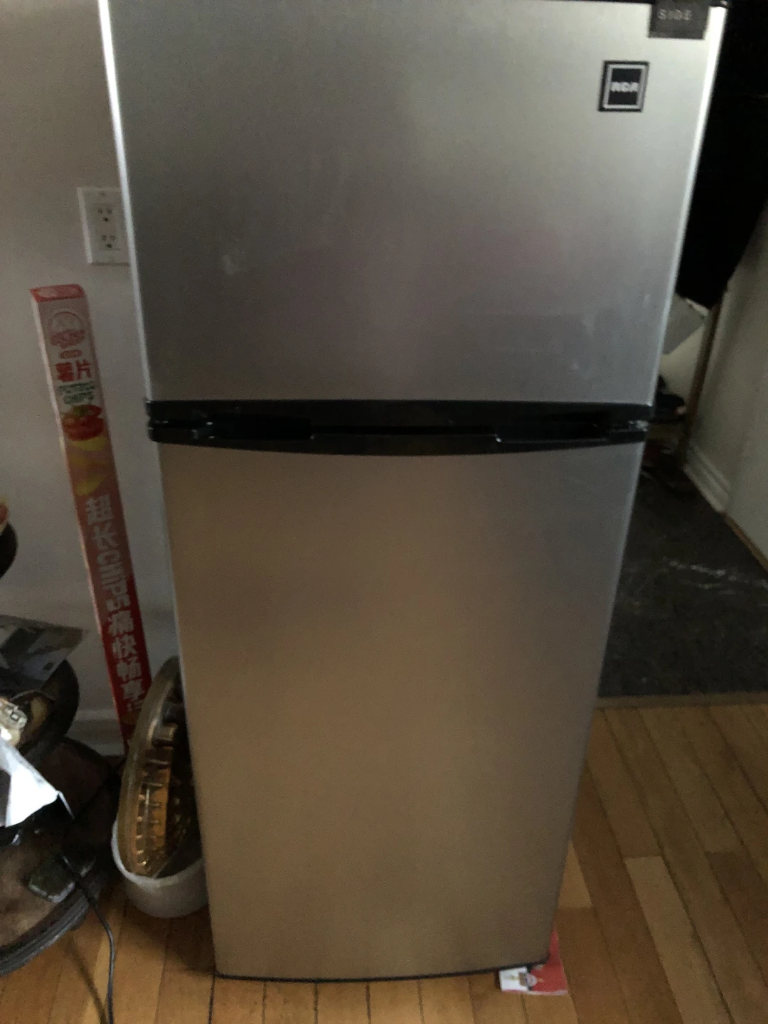 RCA Compact Refrigerator - photo 3