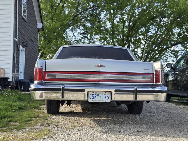 1979 Lincoln Town Car Continental, Williamsburg Edition - photo 2