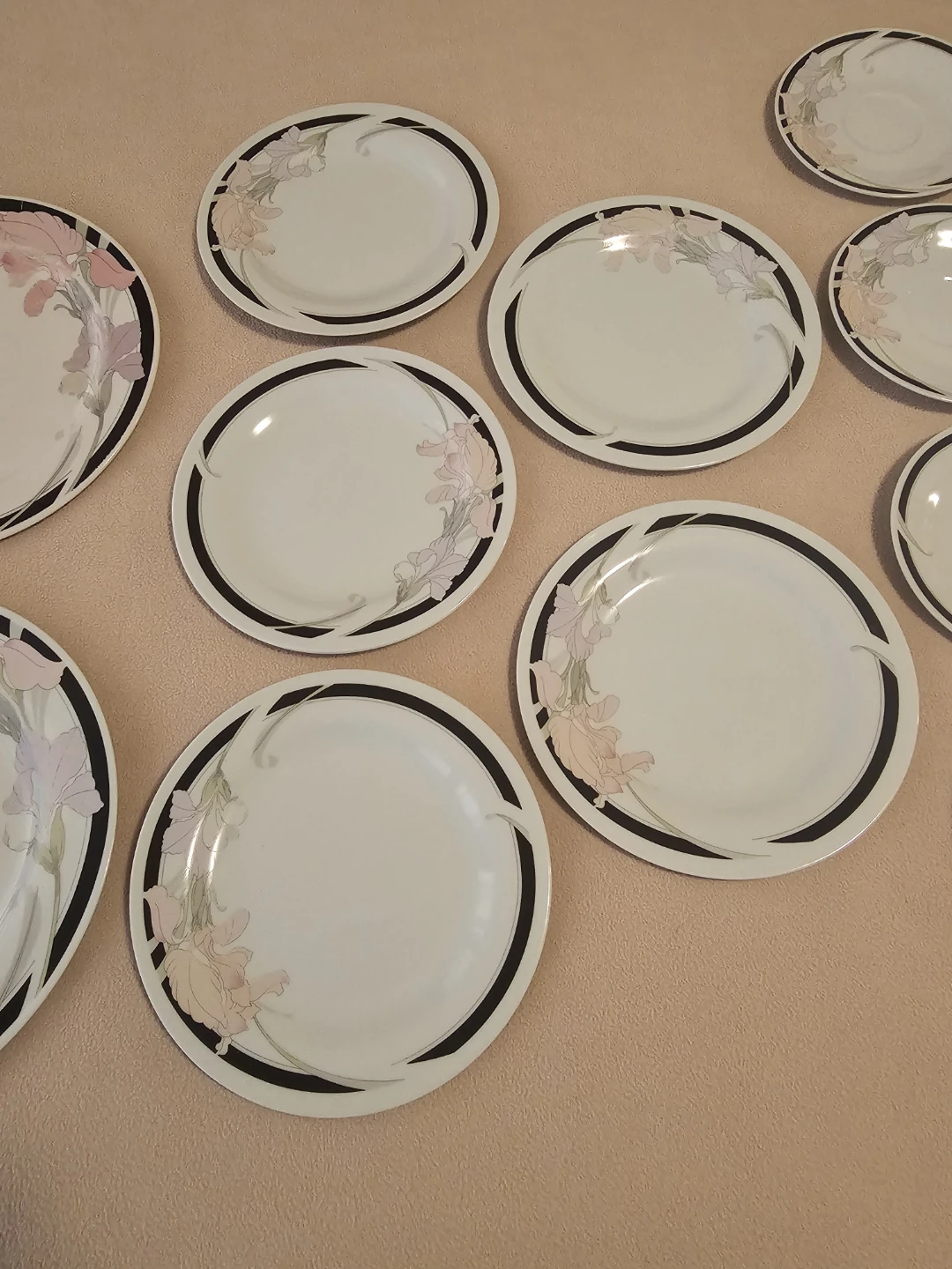$5 for all 16-piece China Set - photo 3