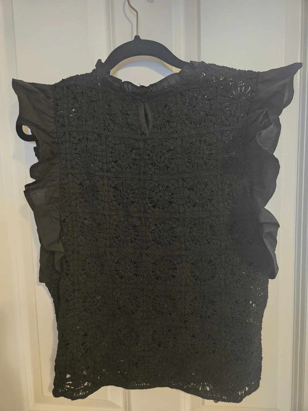 Anthropologie Black Crochet & Cotton Flutter Sleeve Top - Size S - photo 4