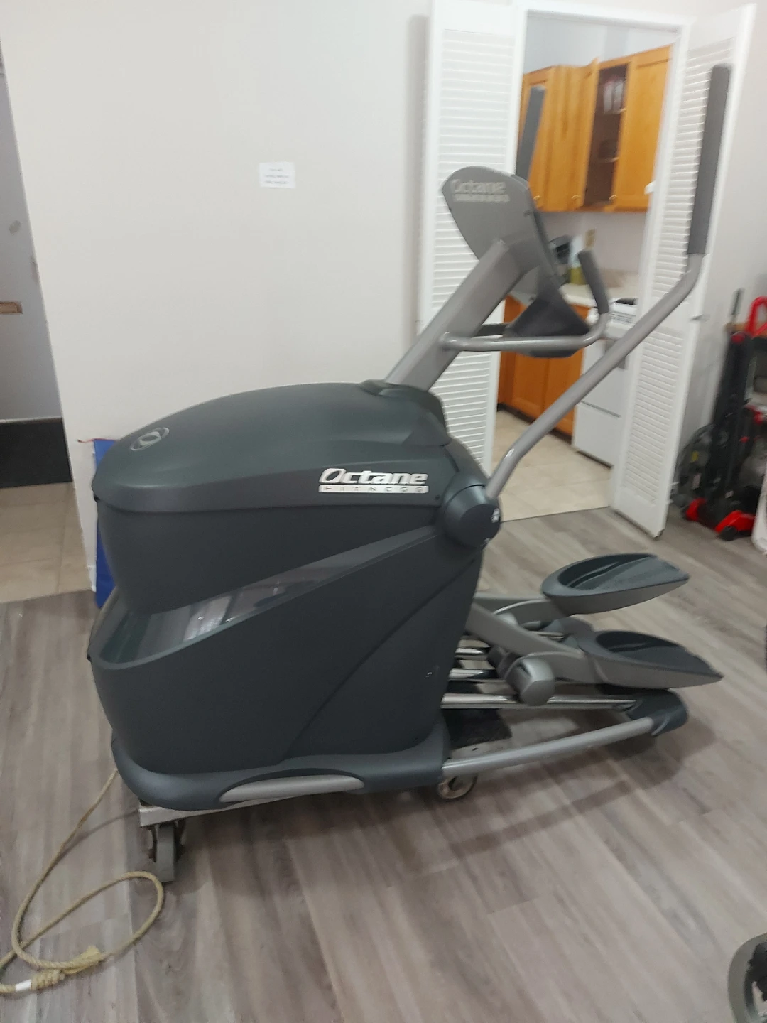 Octane Fitness Elliptical Pro 350 - photo 4