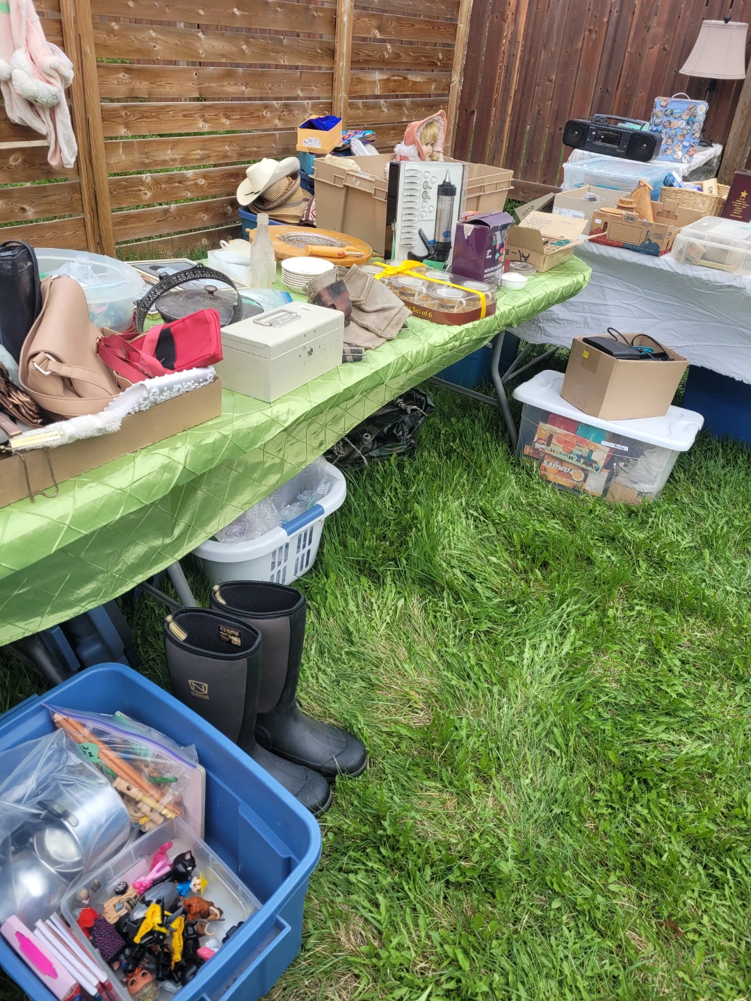 Yard sale multi family - photo 2