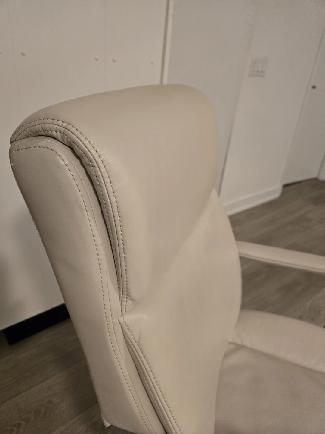 Cream Leather Office Chair - photo 2