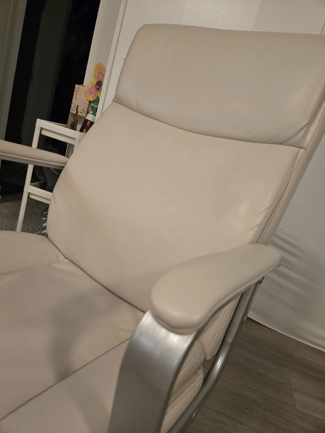 Cream Leather Office Chair - photo 4