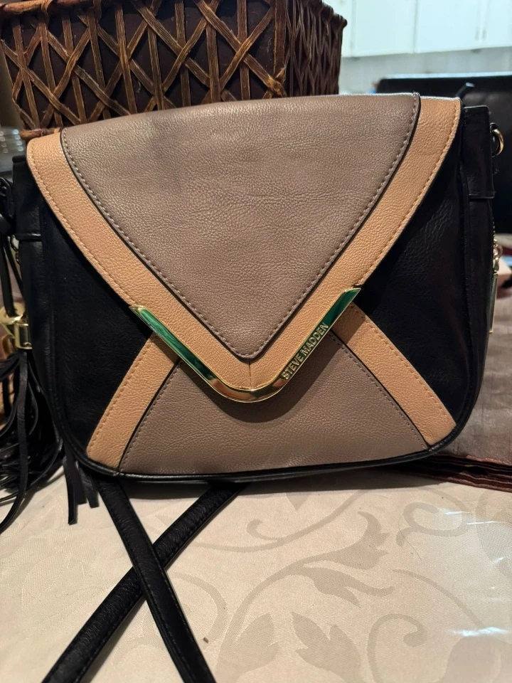 Steve Madden Black & Tan Crossbody Purse