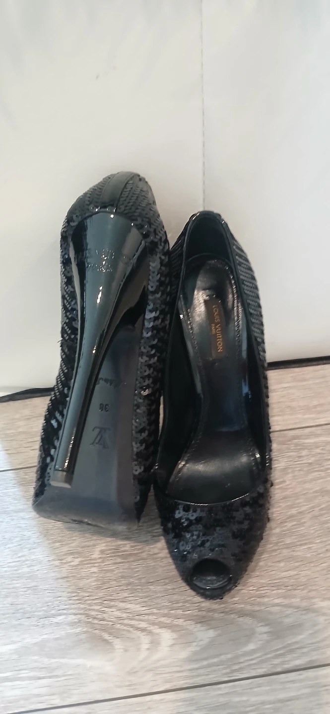 Louis Vuitton Black Sequin Peep-Toe Heels Size 38/8 - photo 4