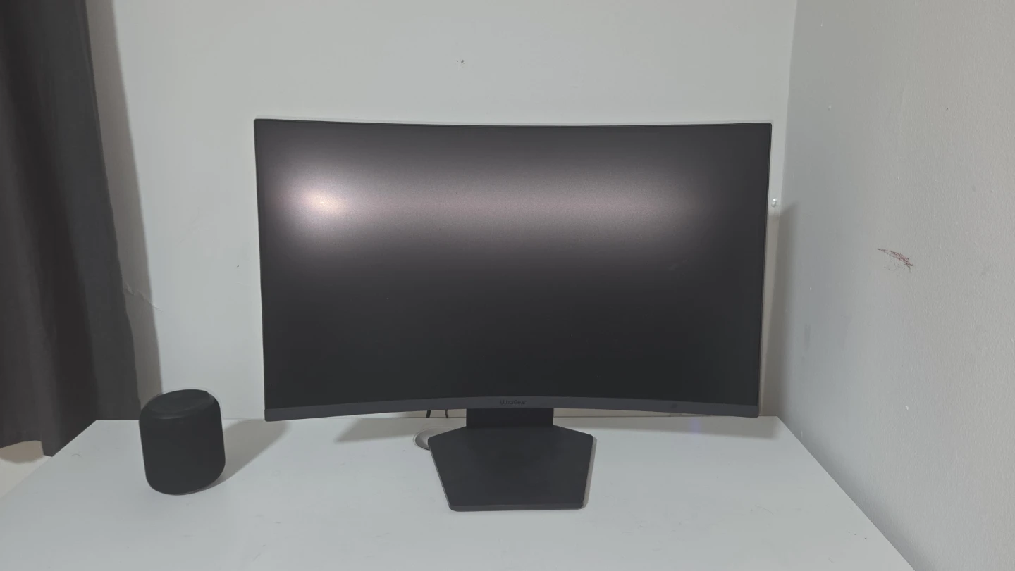 LG UltraGear 27" QHD Gaming Monitor - photo 2