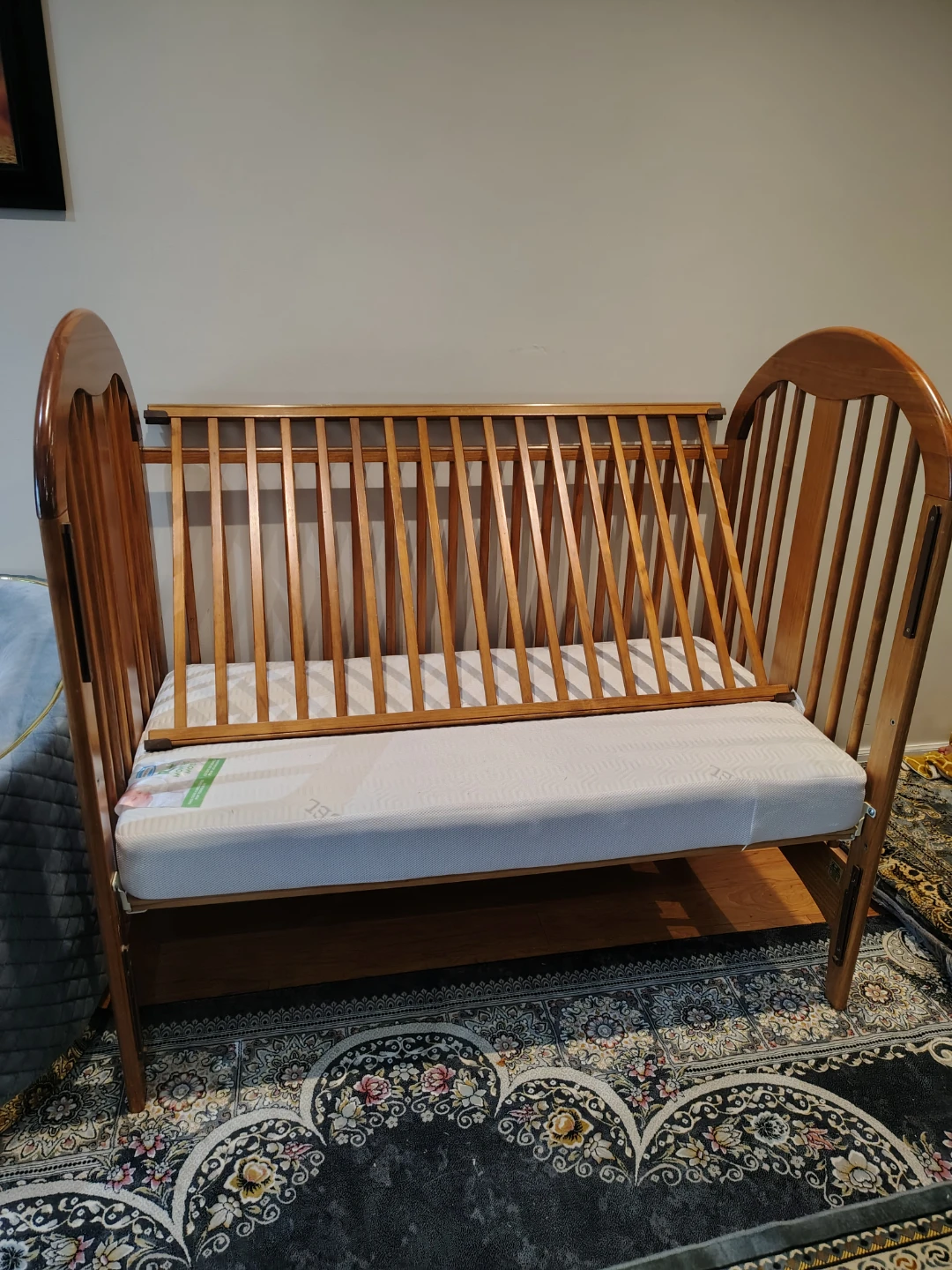Wooden Baby Crib with Mattress - photo 4