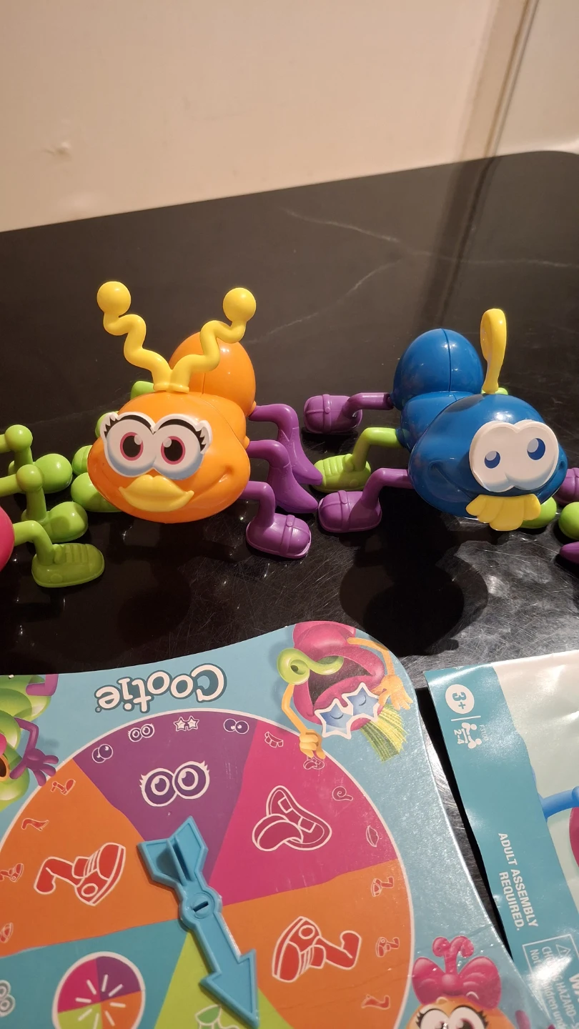 Hasbro Cootie The Mixing and Matching, Bug-Building Game - photo 2
