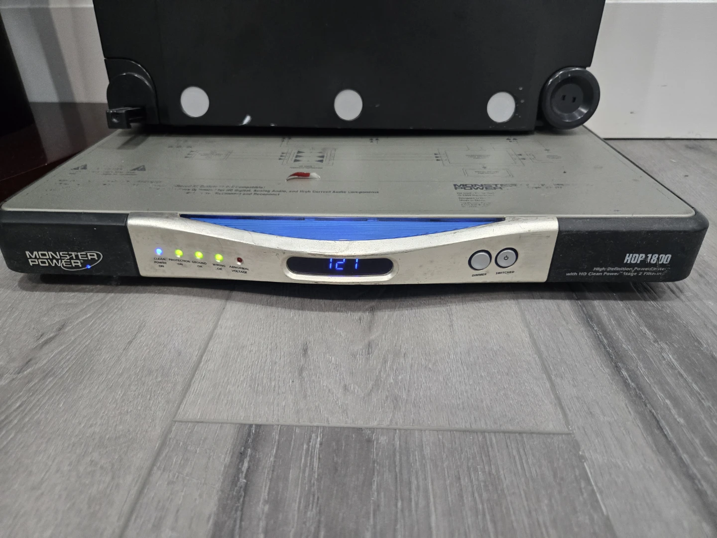 Monster Power HDP 1800 High Definition Power Center
