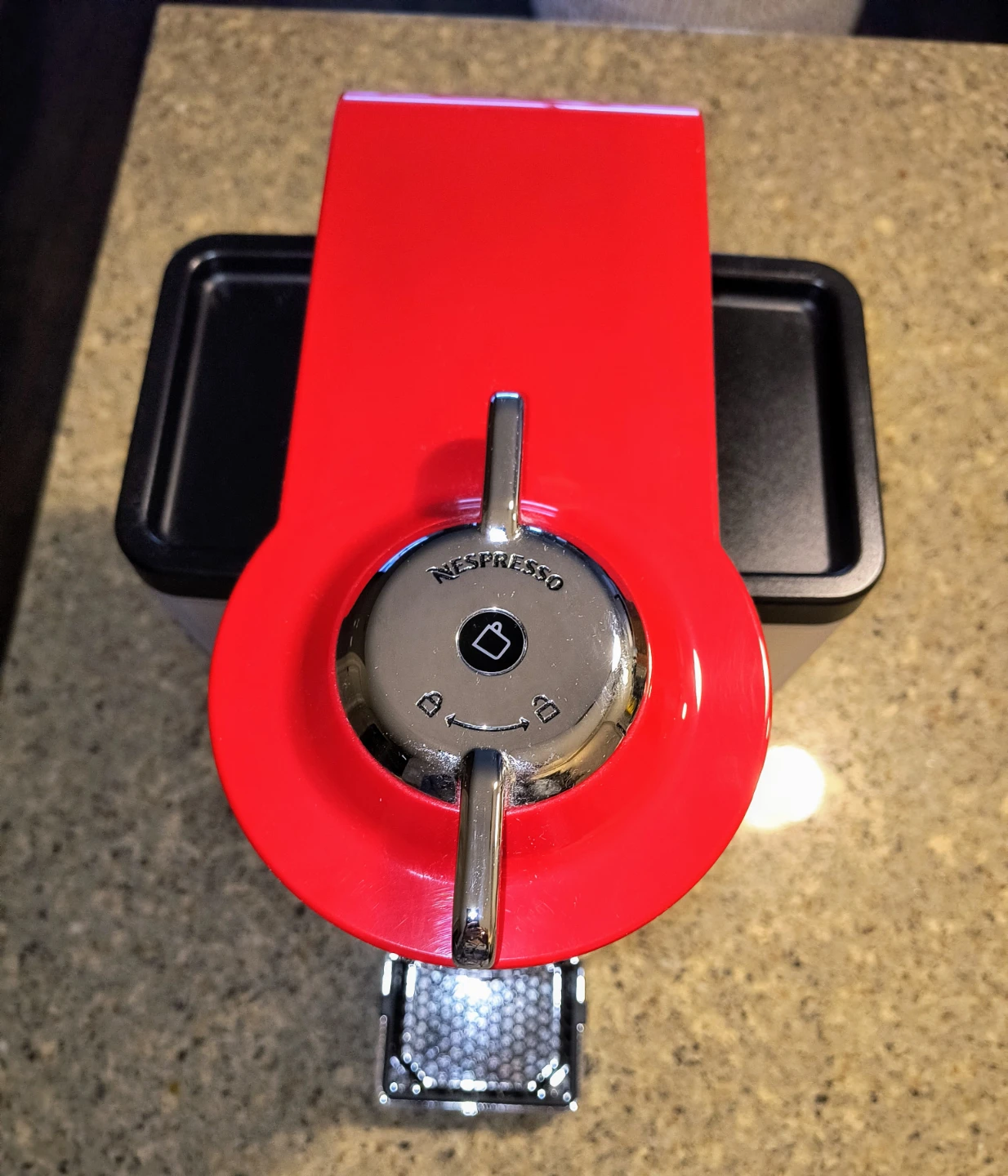 Red Nespresso Vertuo Coffee Machine - photo 2