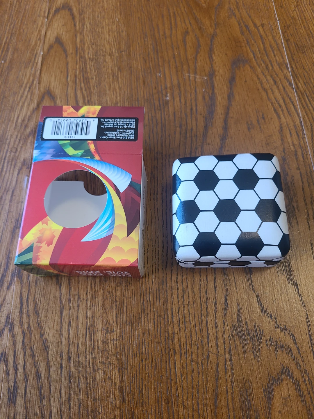2015 Canada $10 Fine Silver Coin - FIFA Women's World Cup - photo 5