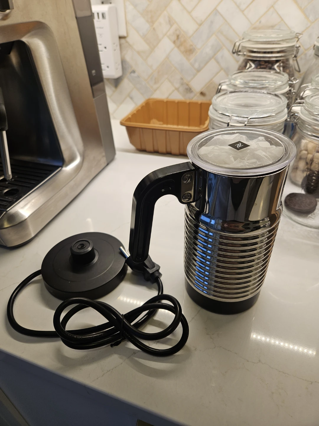 Like New: Nespresso Aeroccino 4 Milk Frother - photo 3