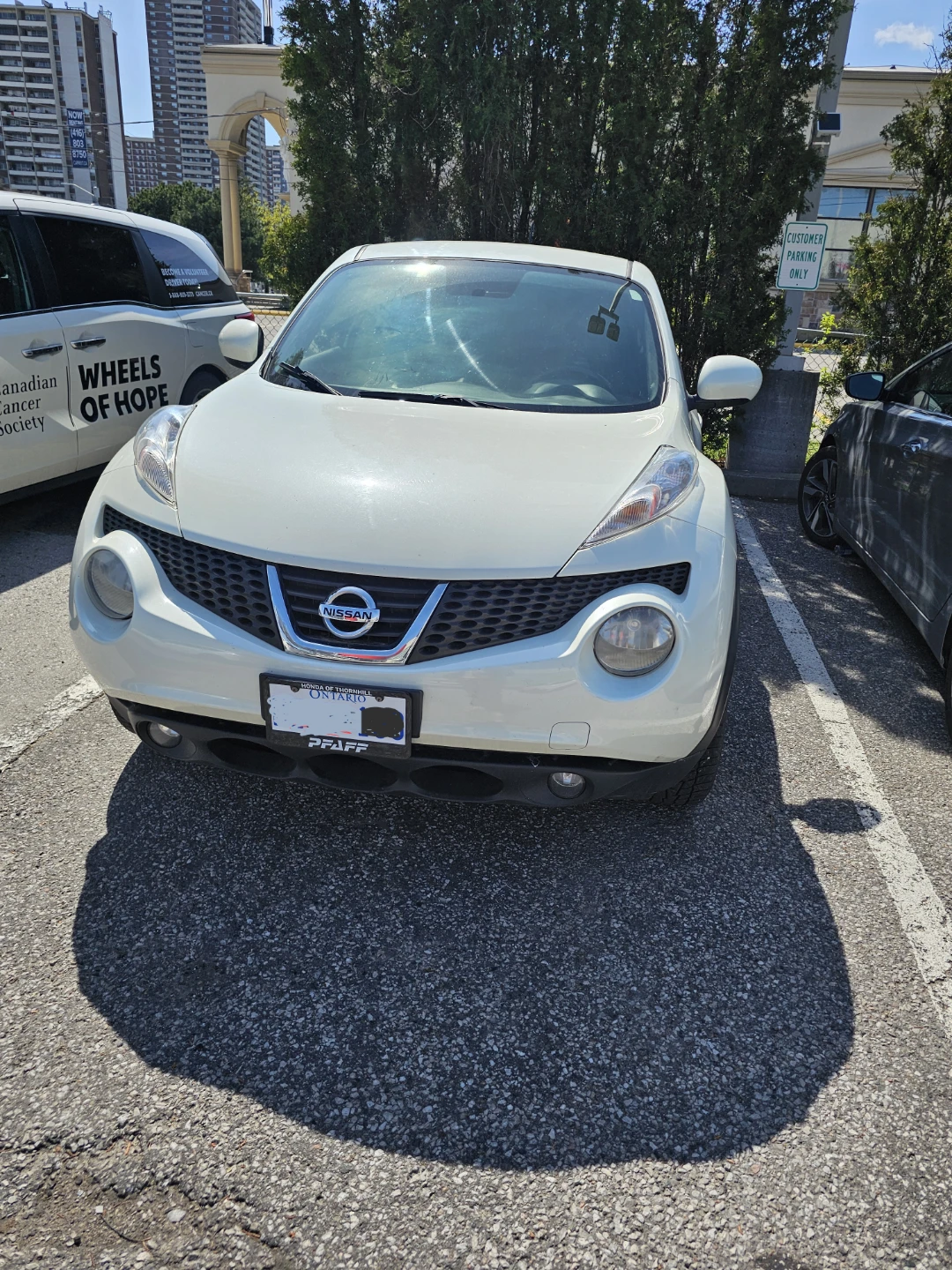 White Nissan Juke - photo 3