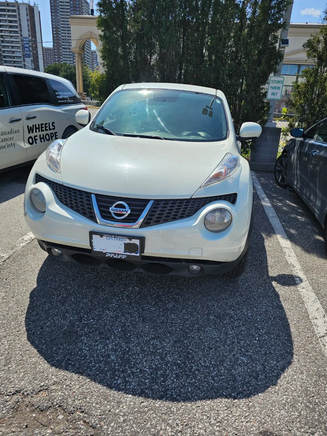White Nissan Juke - photo 3
