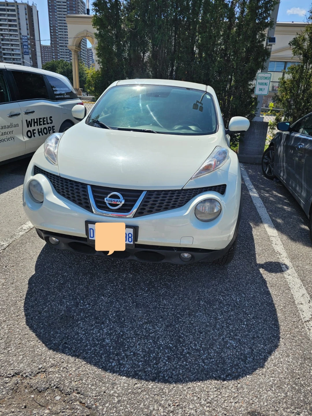 White Nissan Juke - photo 4