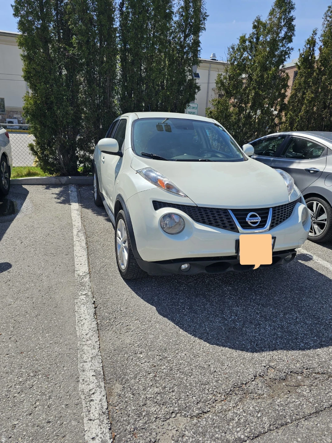 White Nissan Juke - photo 5