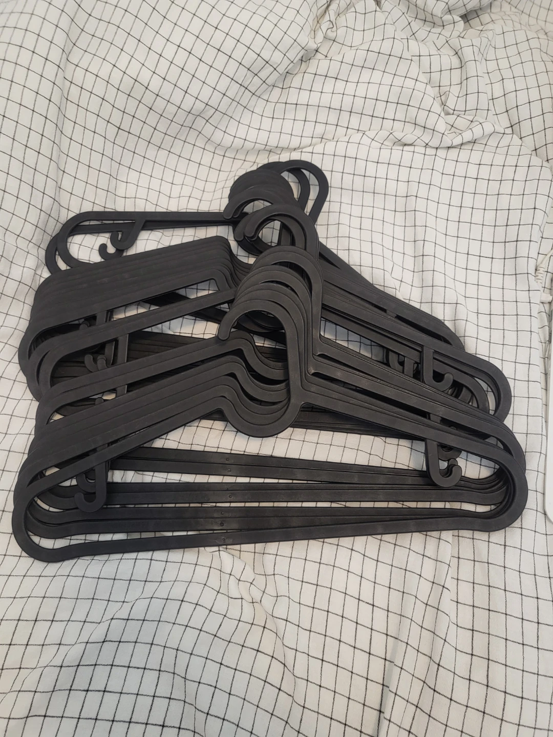 Black Plastic Hangers (Set of 20)