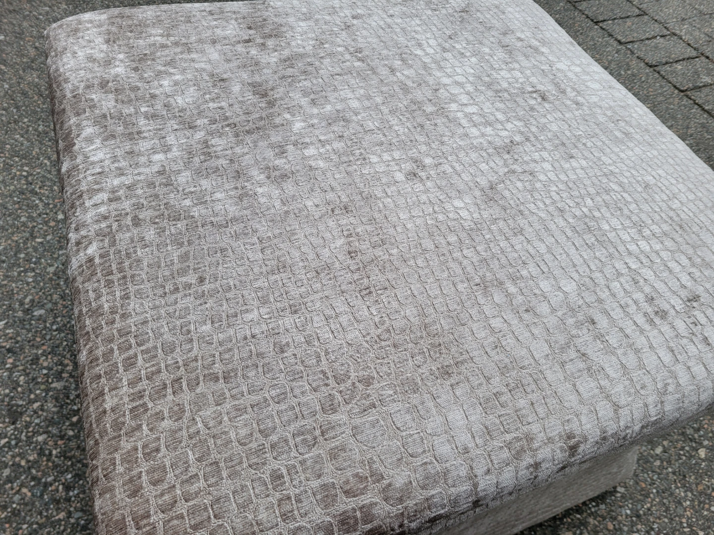 Beautiful Square Upholstered Ottoman - 24"x24" Top, 18" High - photo 5