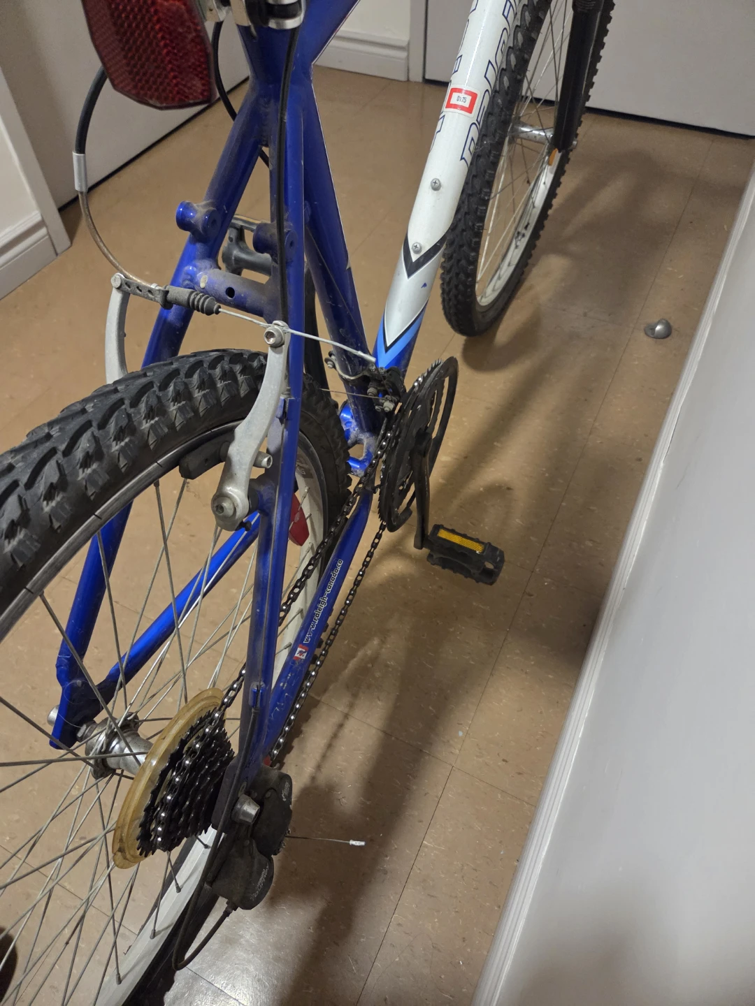 Raleigh Ambush Mountain Bike - photo 4