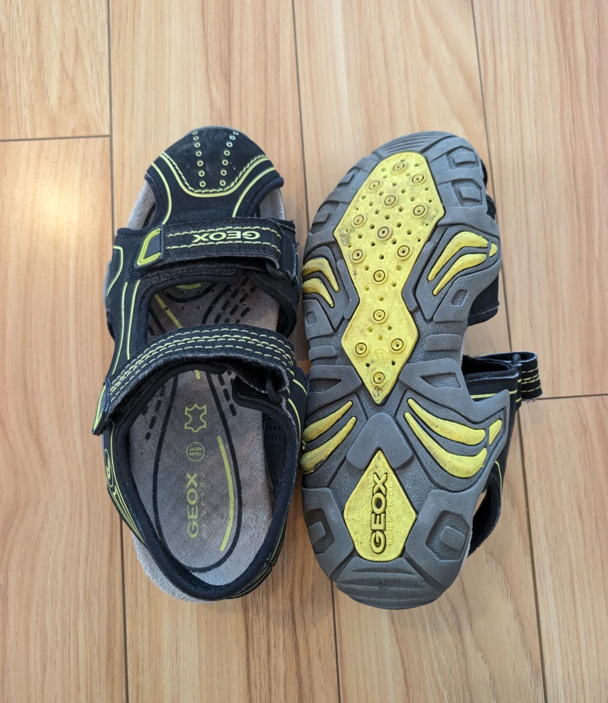 Geox Boy's Size 2 Black & Yellow Sandals Black & Yellow Size 2 - photo 2