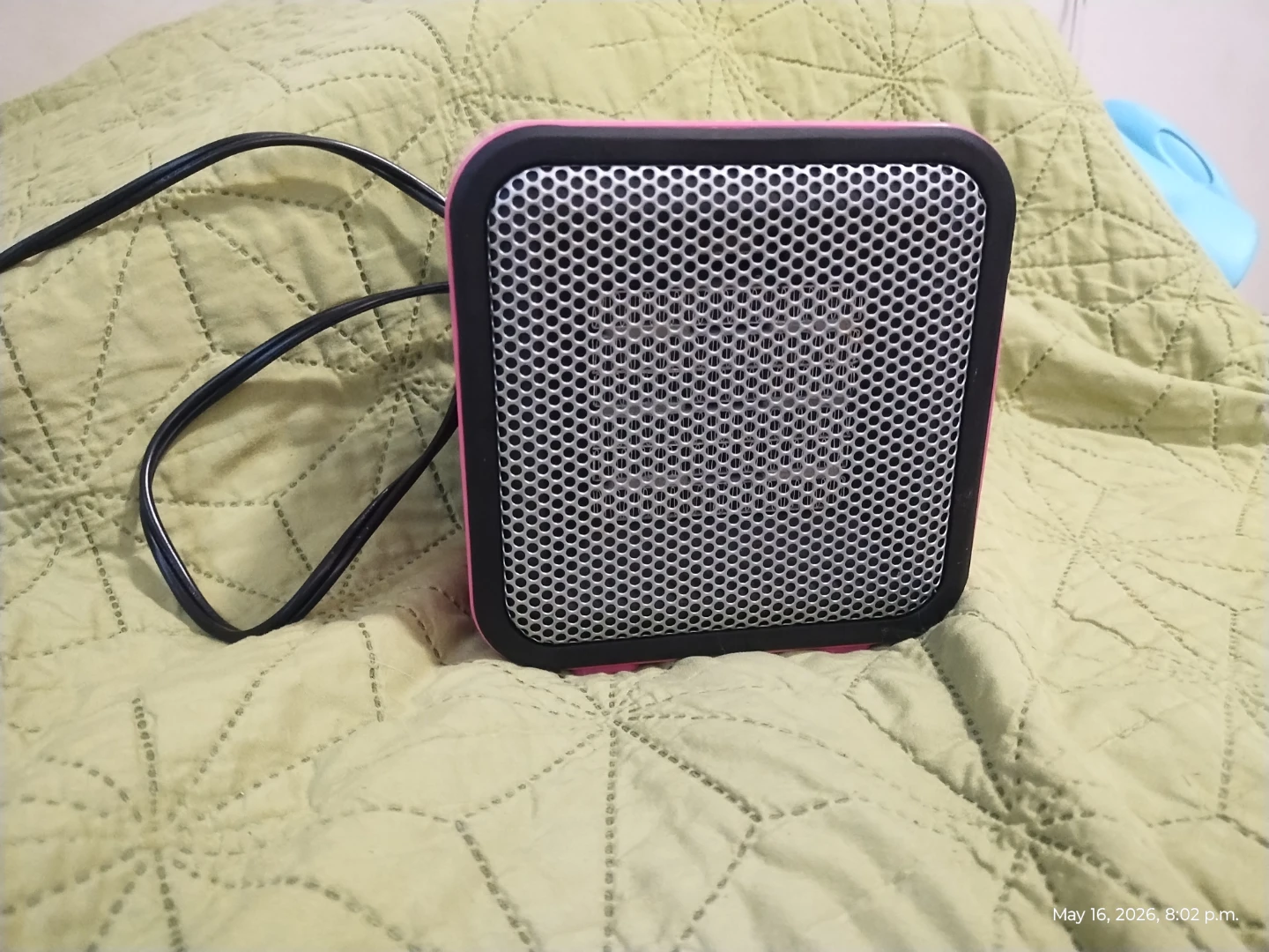 Amazon Basics Small Portable Heater - Pink - photo 2
