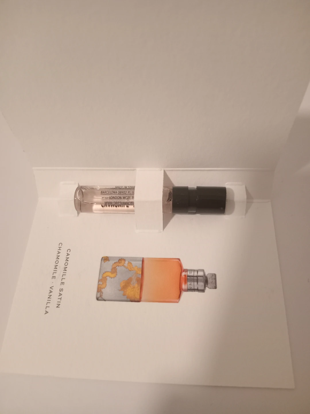 Dries Van Noten Camomille Satin Eau de Parfum Sample - photo 2