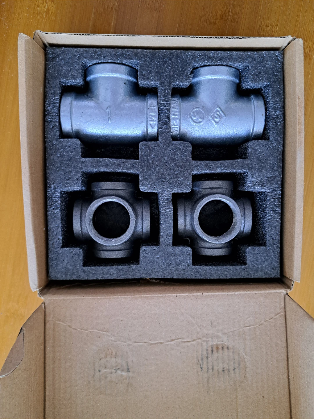 Pipe Fittings Set - 2 Tees, 2 Crosses