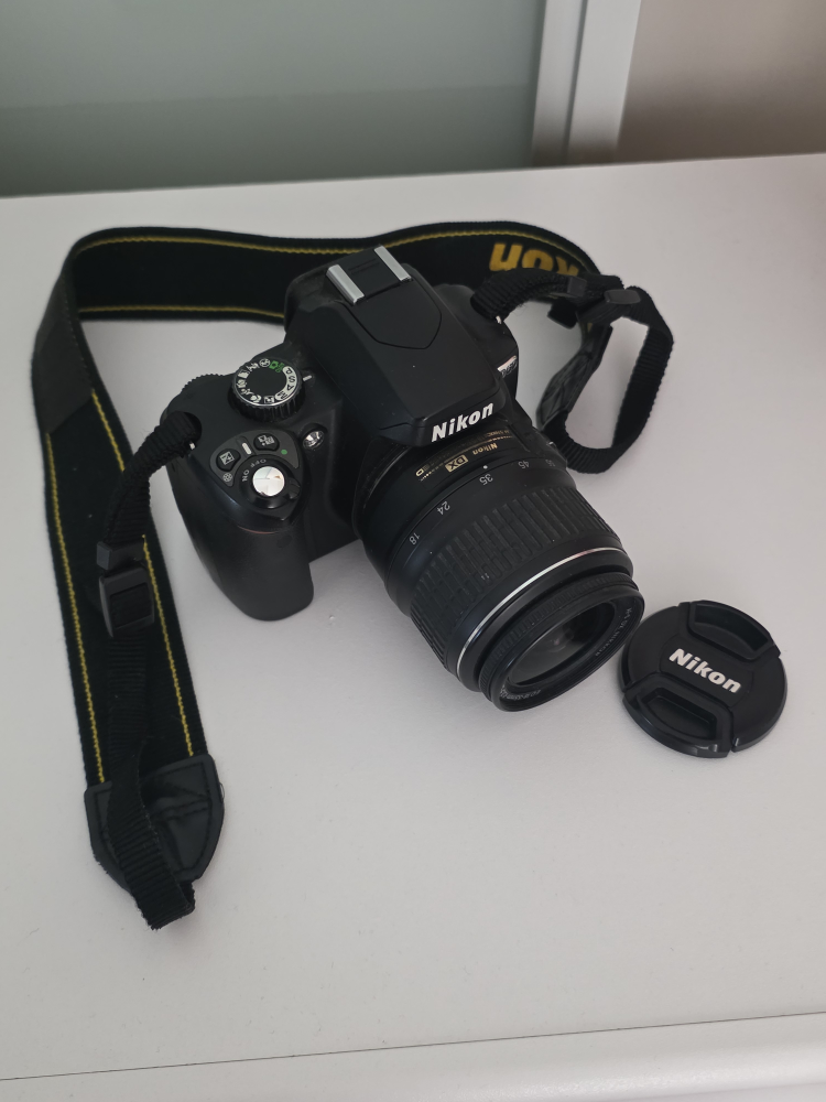 Nikon D60 Digital Camera with Nikkor 18-55mm Lens