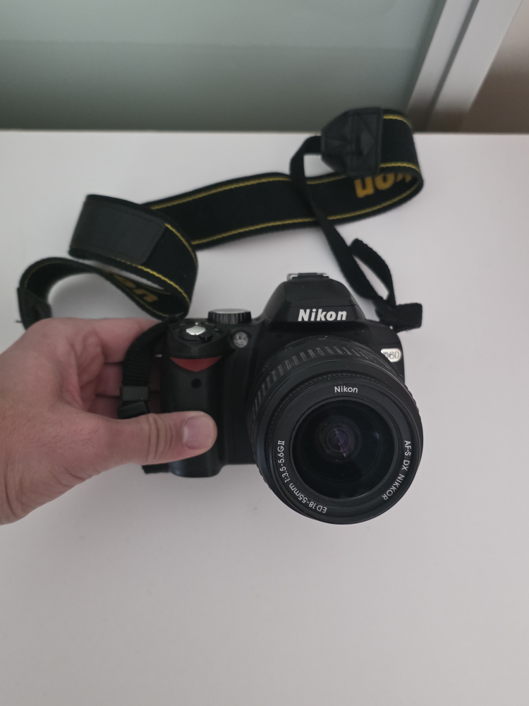Nikon D60 Digital Camera with Nikkor 18-55mm Lens - photo 3