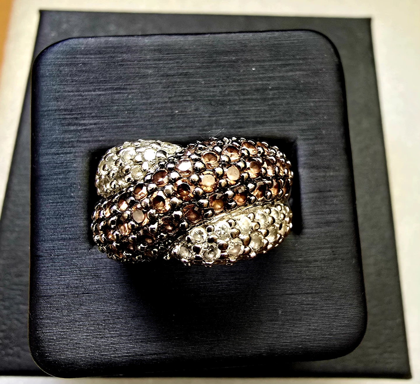 Like new 925 Silver ring so shine ca stones $65