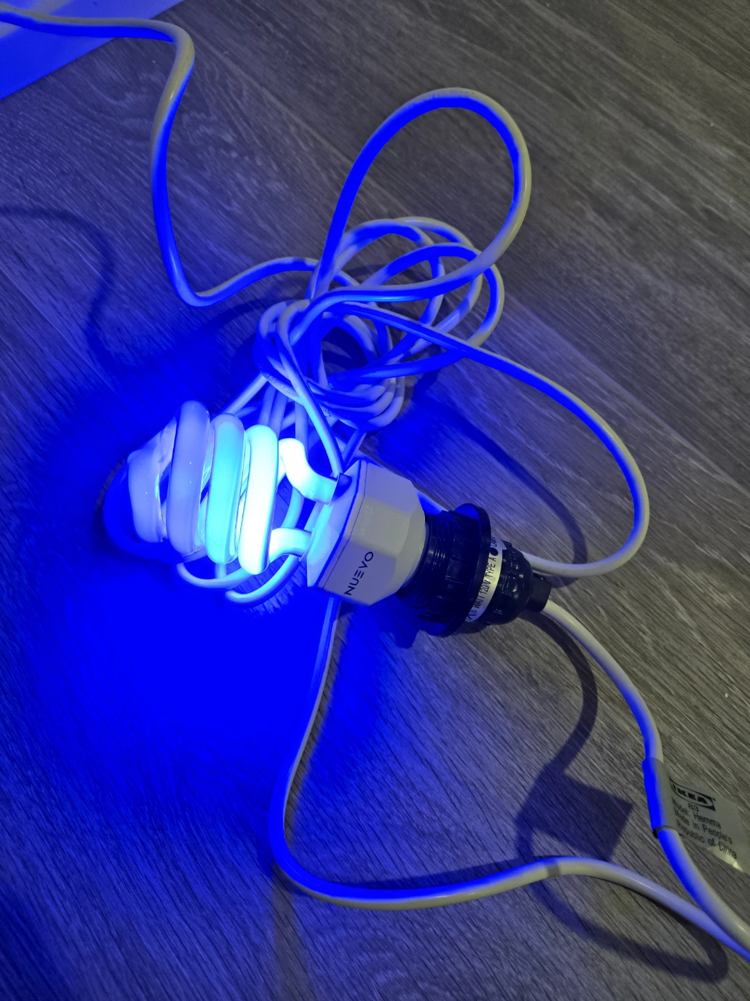 2 X Coloured Energy Saving Light Bulbs. Corded with socket. - photo 3