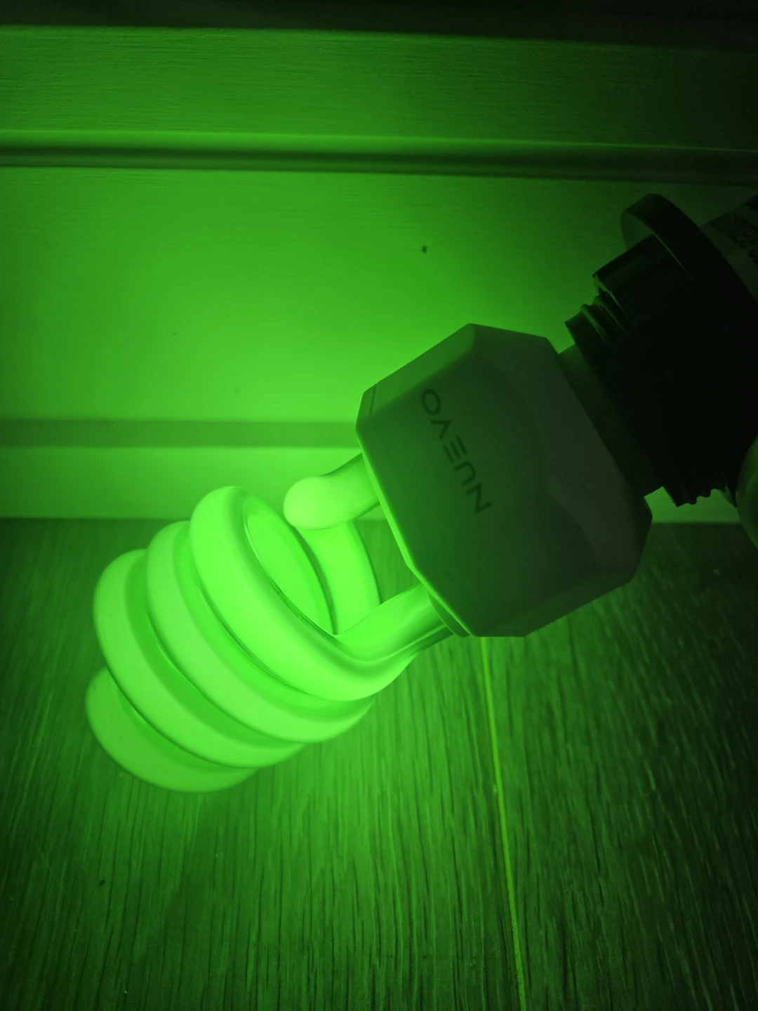 2 X Coloured Energy Saving Light Bulbs. Corded with socket. - photo 4