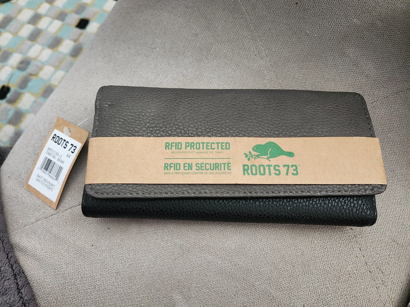 Roots 73 Wallet with RFID Protection