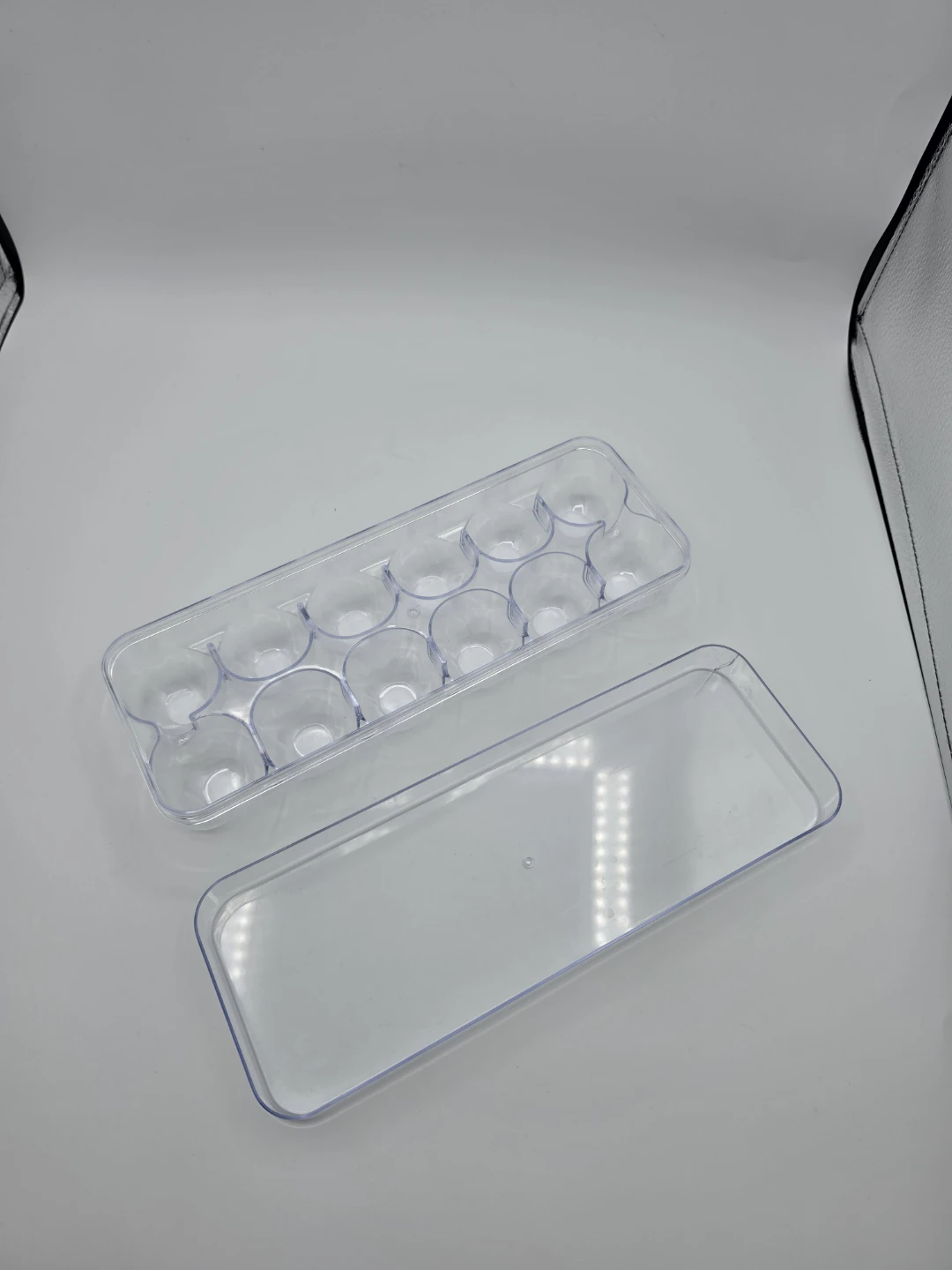 Clear Plastic 12-Egg Holder with Lid - photo 2