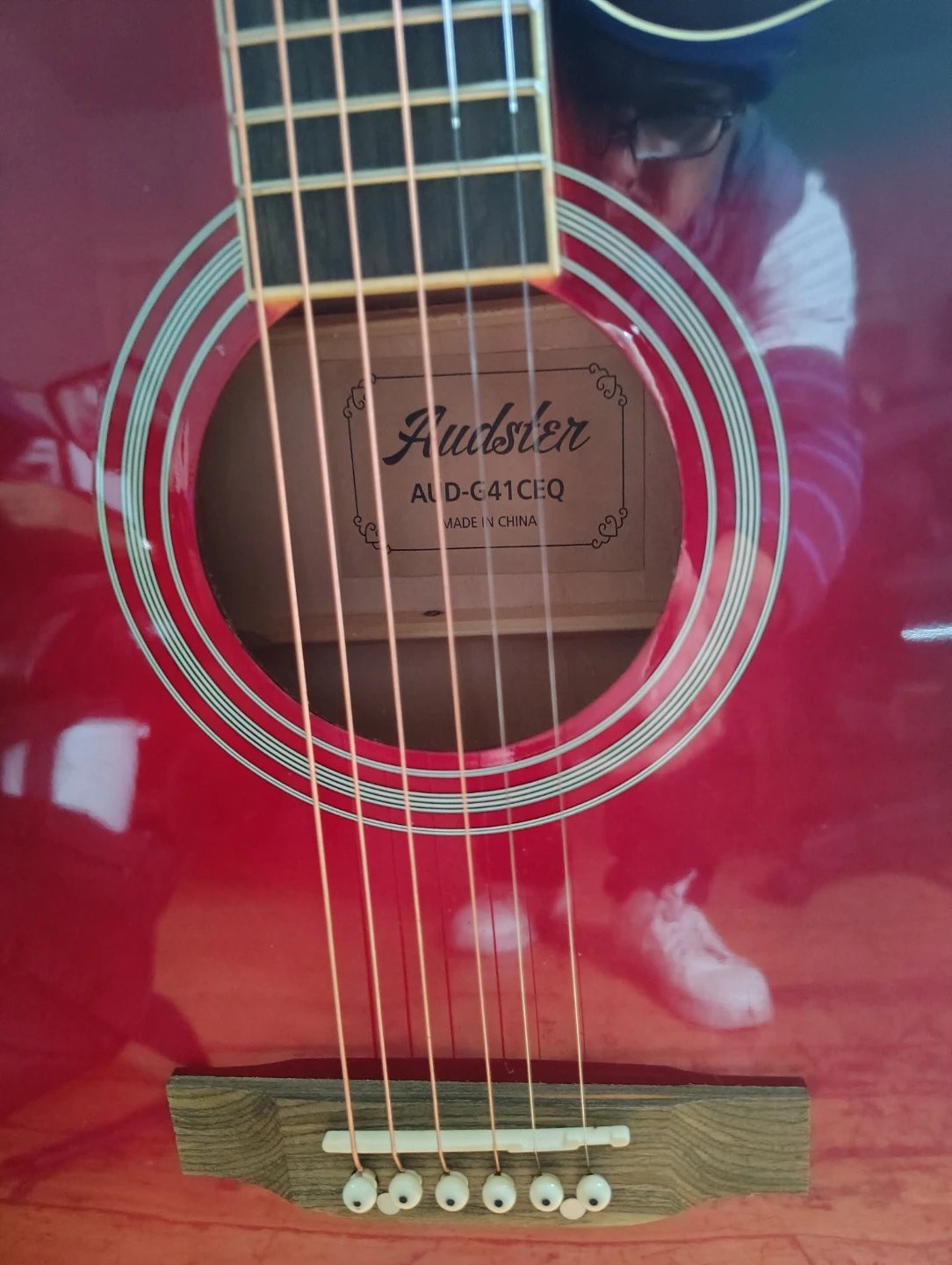 Guitarra acústica hermosa