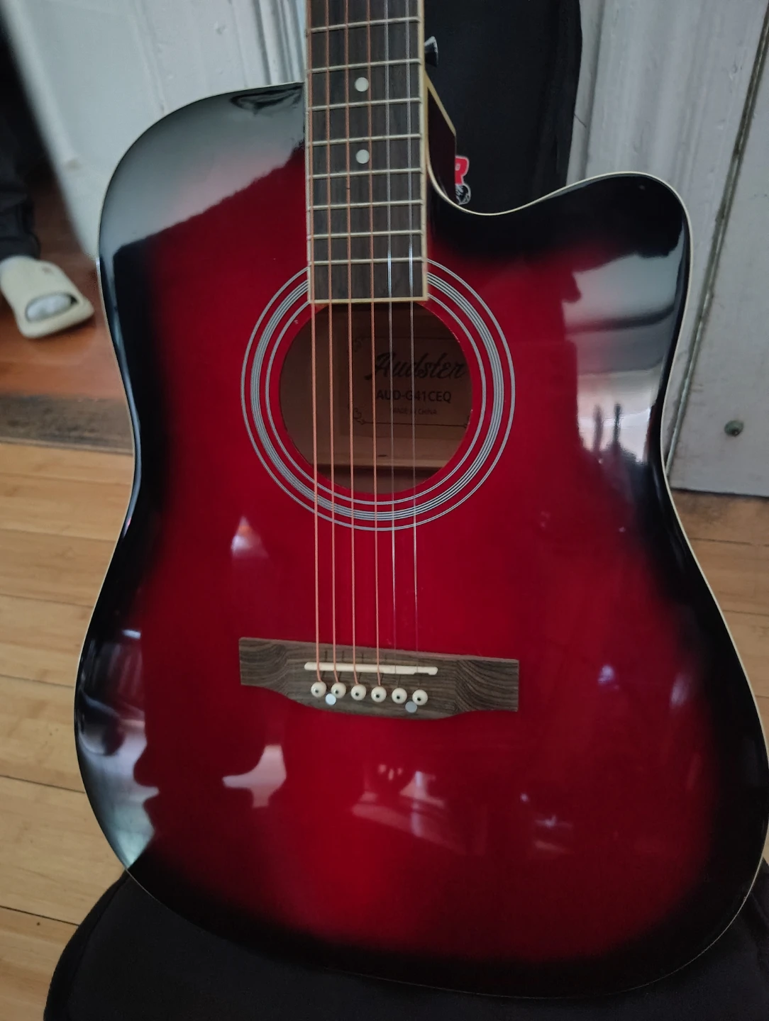 Guitarra acústica hermosa - photo 4