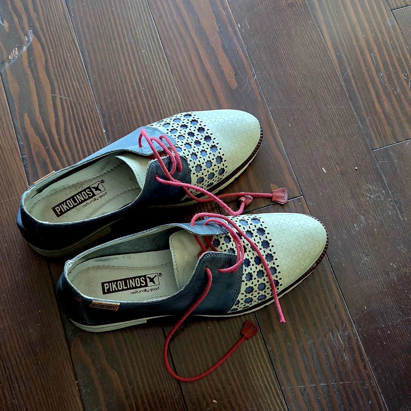 Pikolinos Women's Blue & White Oxfords