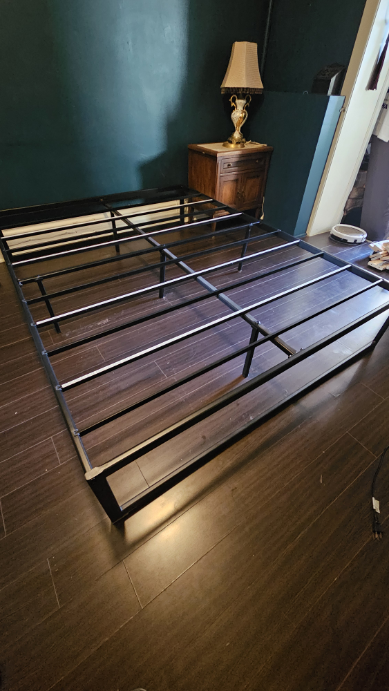 Queen size bedframe - photo 5