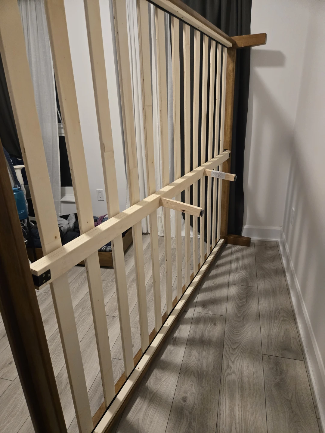 Queen Wooden Bed Frame with 2 drawers - photo 2
