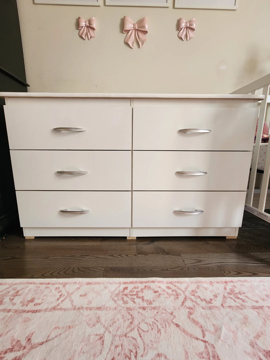 White 6-Drawer Dresser