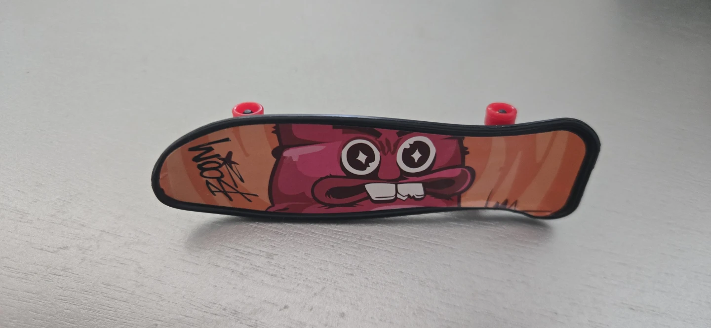 Zoom Fingerboard with Cartoon Graphic
