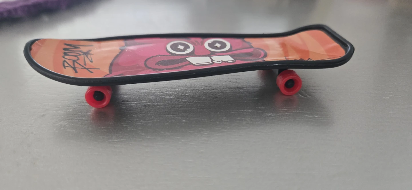Zoom Fingerboard with Cartoon Graphic - photo 2