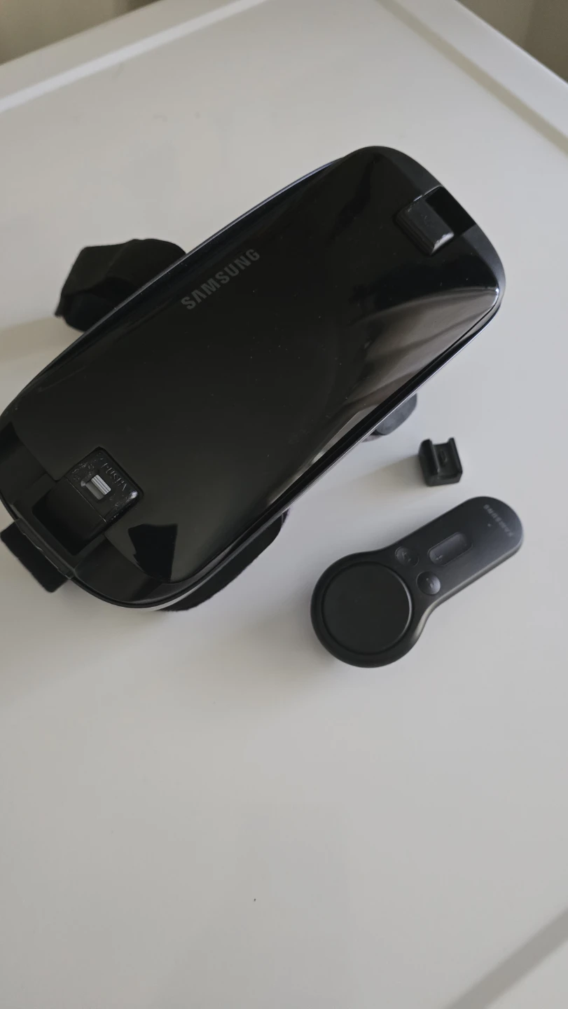 Samsung Gear VR Virtual Reality Headset