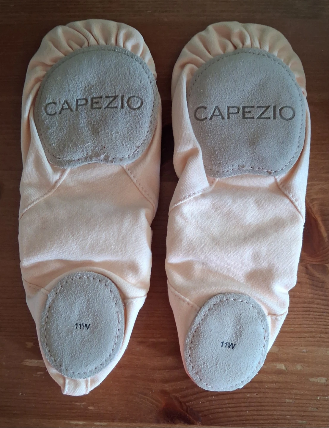 Capezio Chlidrens Ballet Slippers - Size 11W - photo 2