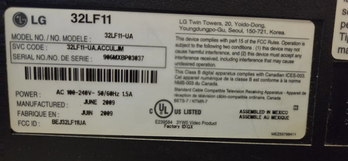 LG 32" LCD TV - photo 2