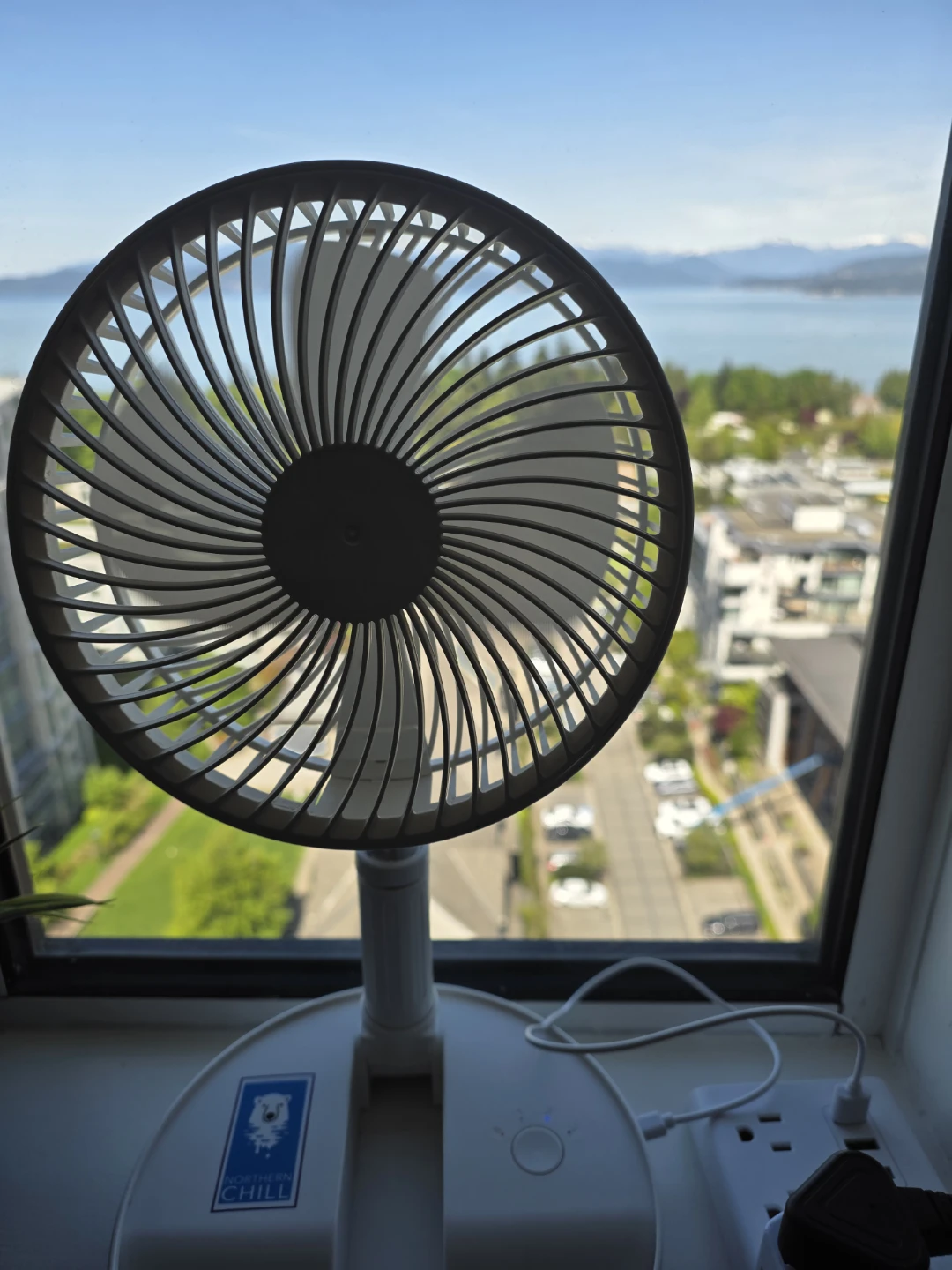 Northern Chill White Portable Fan - photo 5