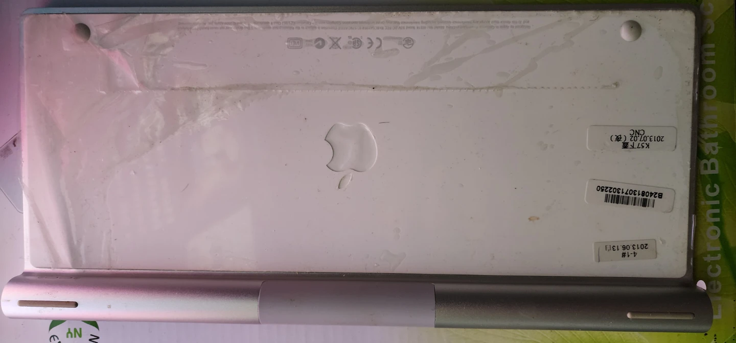 Apple Wireless Keyboard A1314